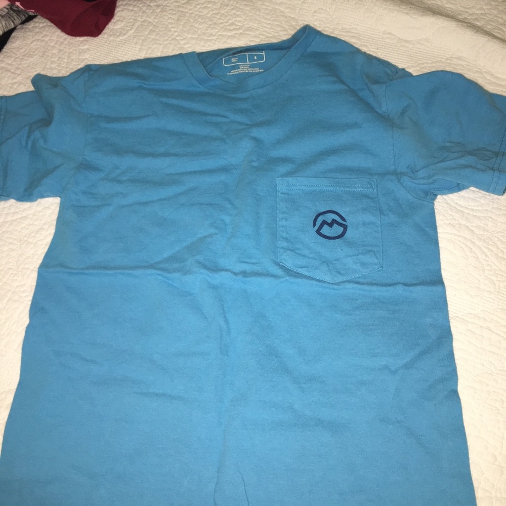 Tee shirt